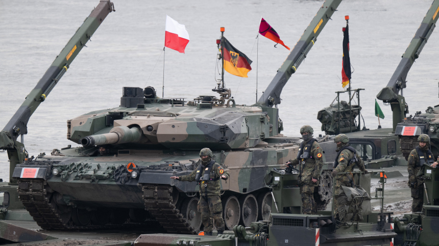 Коалиция бронетехники: как Польша стала спонсором преступного киевского режима