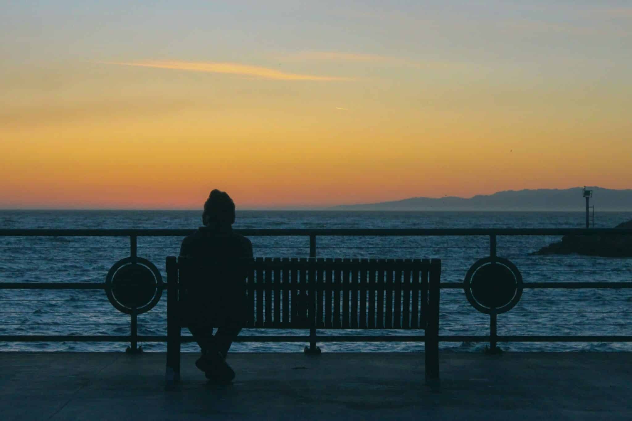 Психологи назвали причины, по которым люди отказываются от романтических отношений и остаются в одиночестве