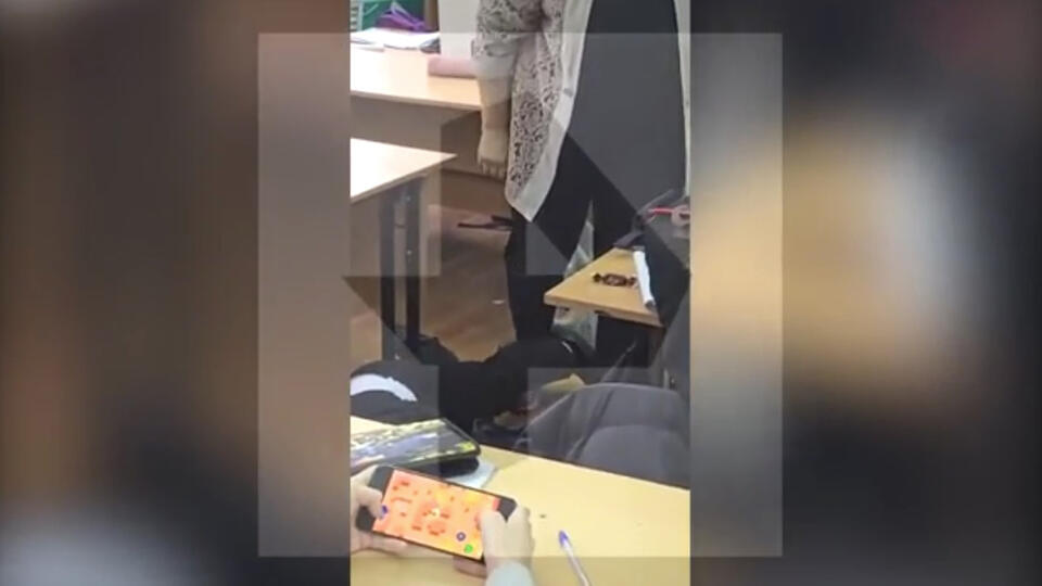 Учительница повалила на пол и пнула школьника в Туапсе